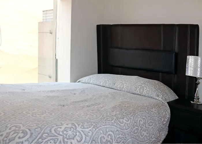 Puerta Alameda Apartamento